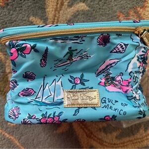 New Lilly Pulitzer cosmetics case pouch bag Lilly’s Road Trip blue travel pack